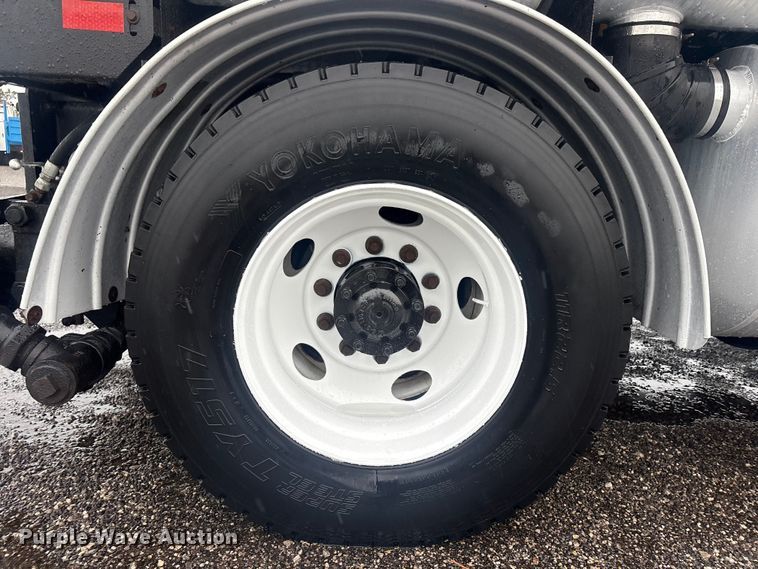 image for item EG9112 2002 Sterling L7500 sewer jetter truck