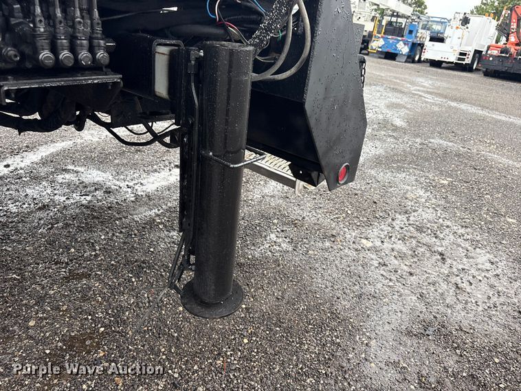 image for item EG9115 2010 International WorkStar 7400 Crew Cab crane truck