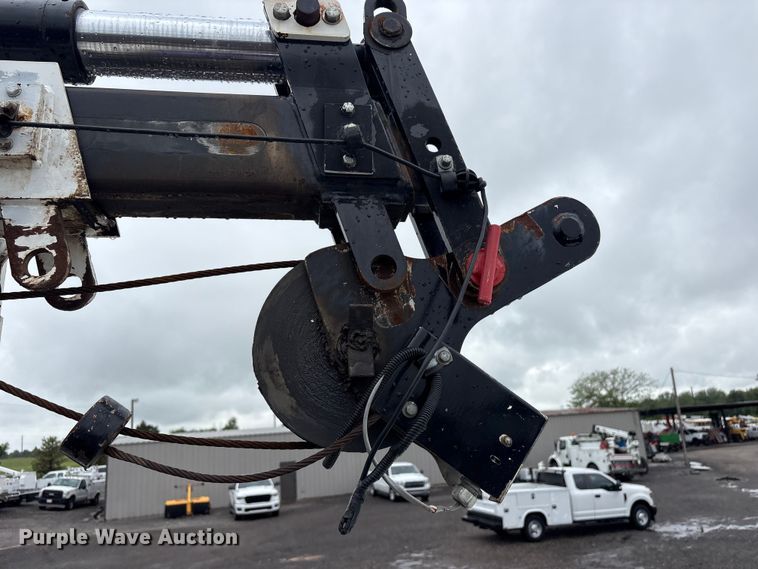 image for item EG9115 2010 International WorkStar 7400 Crew Cab crane truck