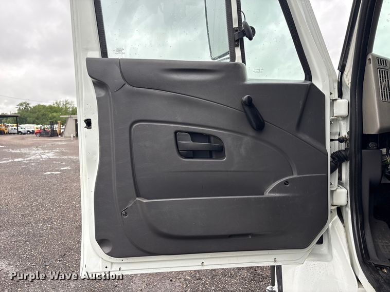 image for item EG9115 2010 International WorkStar 7400 Crew Cab crane truck