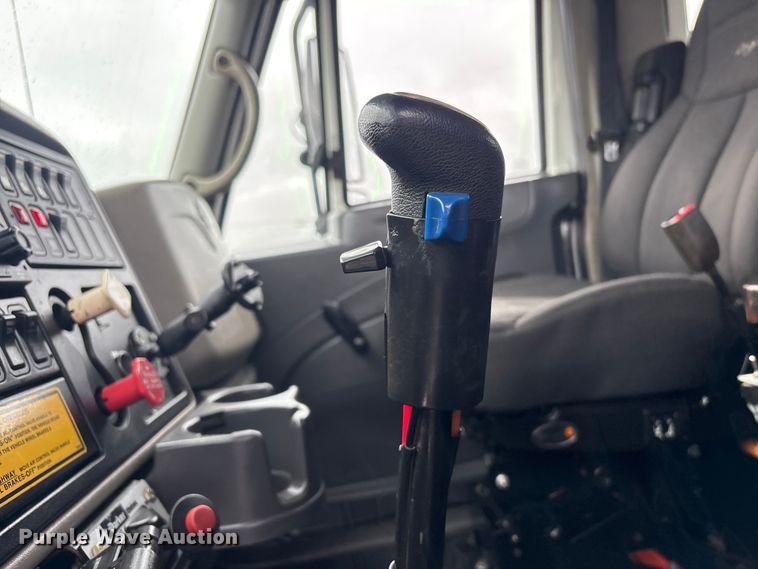 image for item EG9115 2010 International WorkStar 7400 Crew Cab crane truck