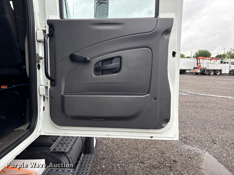 image for item EG9115 2010 International WorkStar 7400 Crew Cab crane truck