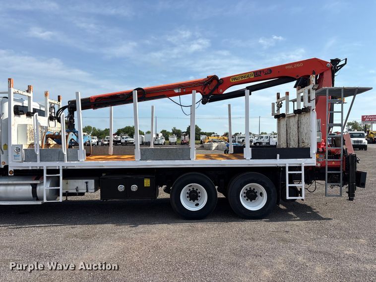 image for item EG9120 2010 Freightliner Business Class M2 grapple truck