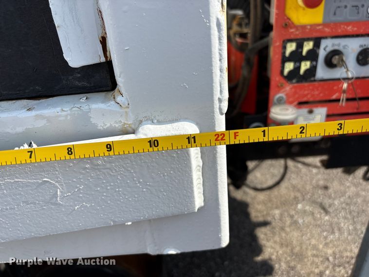image for item EG9120 2010 Freightliner Business Class M2 grapple truck