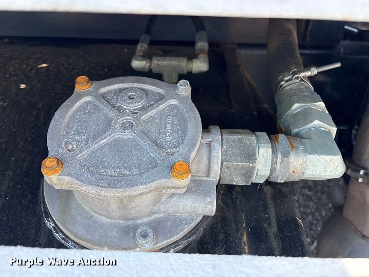 image for item EG9120 2010 Freightliner Business Class M2 grapple truck