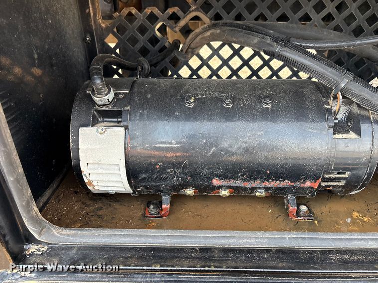 image for item EG9120 2010 Freightliner Business Class M2 grapple truck