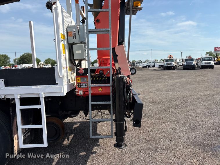 image for item EG9120 2010 Freightliner Business Class M2 grapple truck