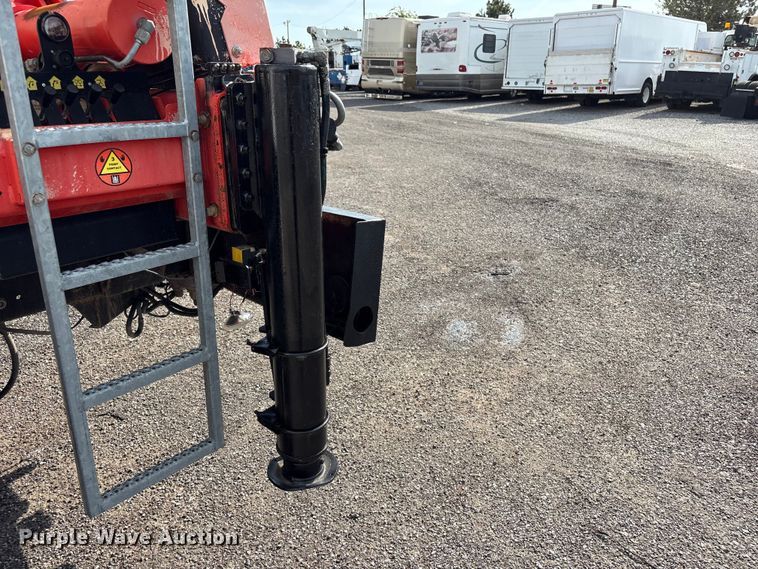image for item EG9120 2010 Freightliner Business Class M2 grapple truck