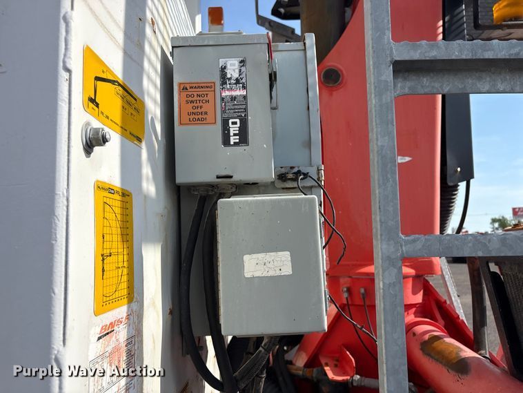 image for item EG9120 2010 Freightliner Business Class M2 grapple truck