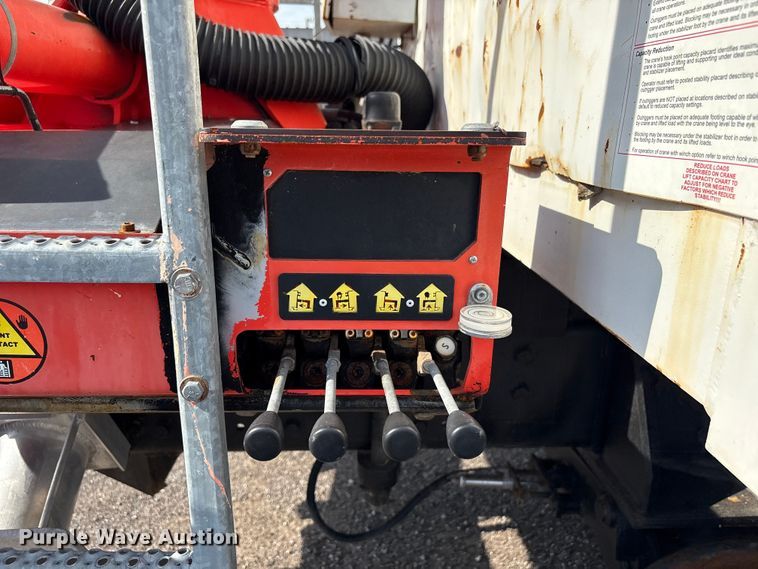 image for item EG9120 2010 Freightliner Business Class M2 grapple truck