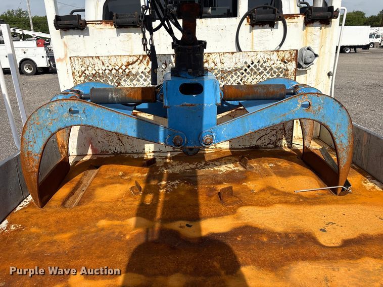 image for item EG9120 2010 Freightliner Business Class M2 grapple truck