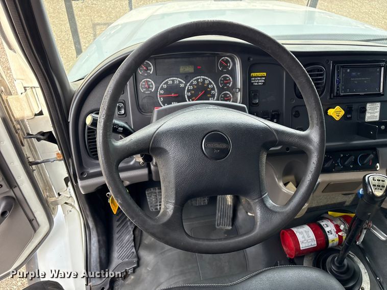 image for item EG9120 2010 Freightliner Business Class M2 grapple truck