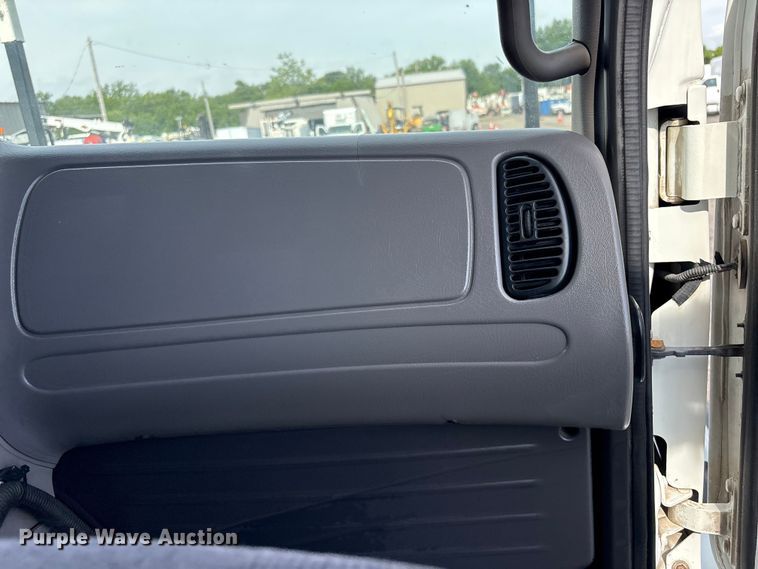 image for item EG9120 2010 Freightliner Business Class M2 grapple truck
