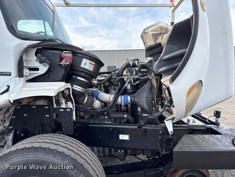 image for item EG9120 2010 Freightliner Business Class M2 grapple truck
