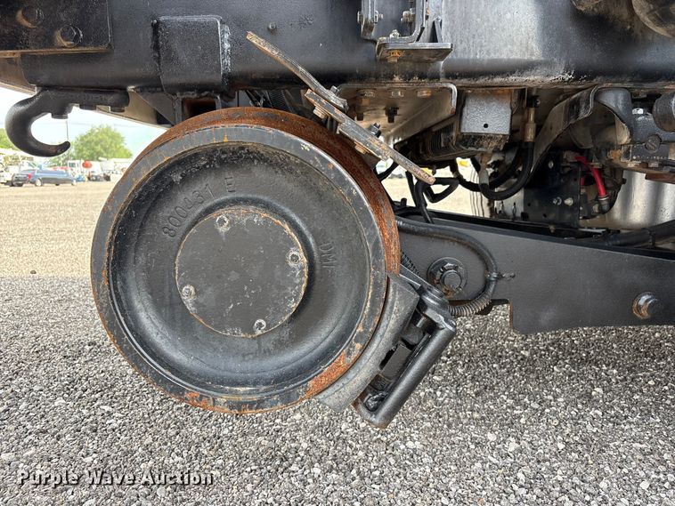 image for item EG9120 2010 Freightliner Business Class M2 grapple truck