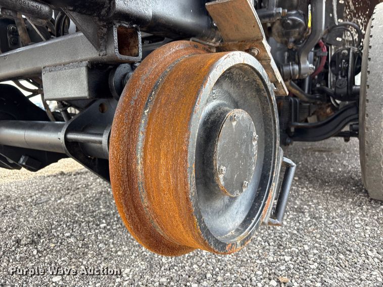 image for item EG9120 2010 Freightliner Business Class M2 grapple truck
