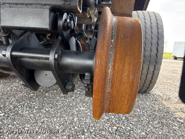 image for item EG9120 2010 Freightliner Business Class M2 grapple truck