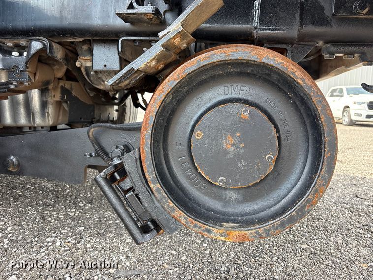 image for item EG9120 2010 Freightliner Business Class M2 grapple truck