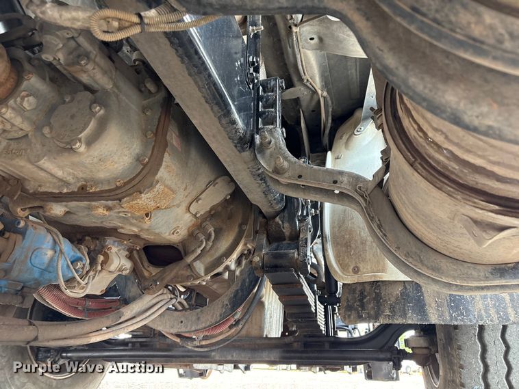 image for item EG9120 2010 Freightliner Business Class M2 grapple truck