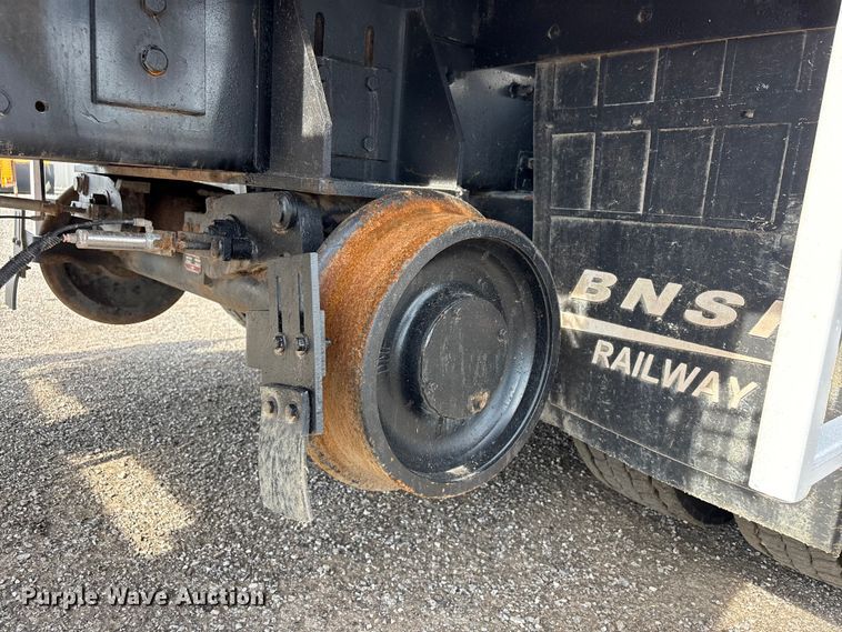 image for item EG9120 2010 Freightliner Business Class M2 grapple truck