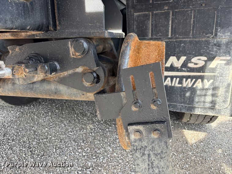image for item EG9120 2010 Freightliner Business Class M2 grapple truck