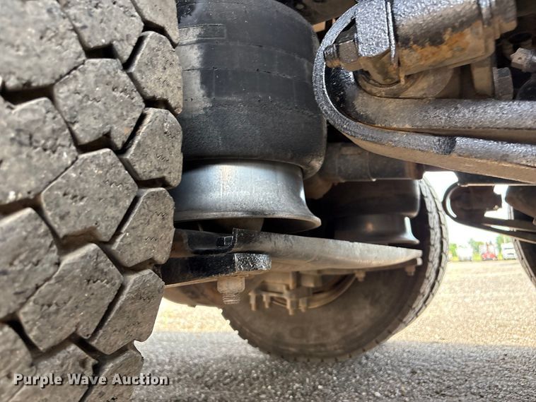 image for item EG9120 2010 Freightliner Business Class M2 grapple truck