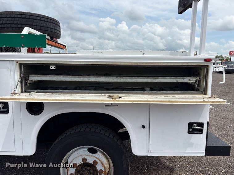 image for item EG9123 2013 Chevrolet Silverado 3500HD Ext. Cab utility bed pickup truck