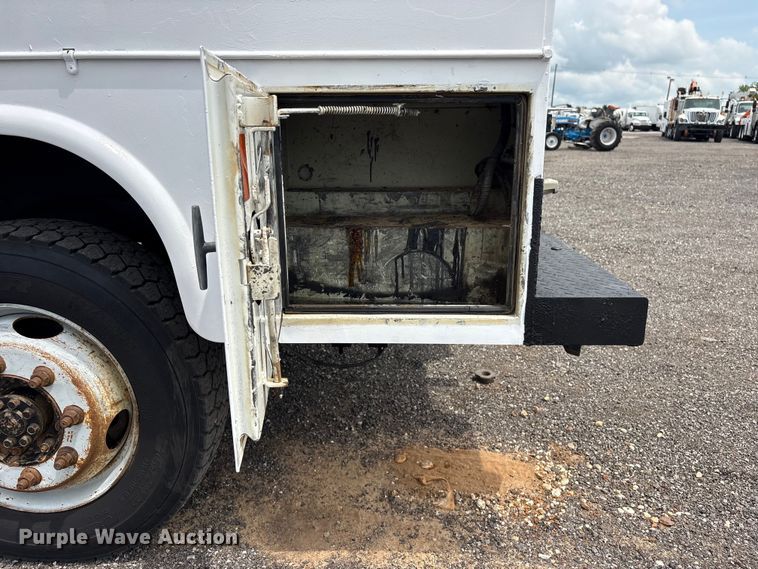 image for item EG9123 2013 Chevrolet Silverado 3500HD Ext. Cab utility bed pickup truck