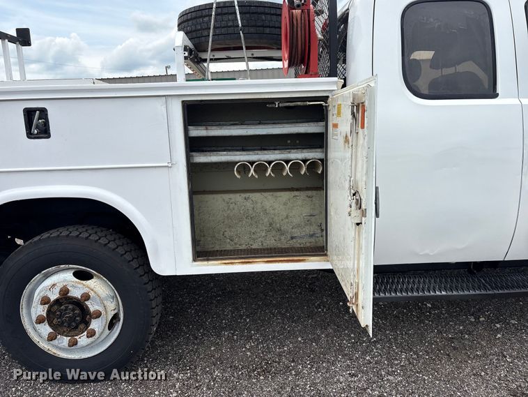 image for item EG9123 2013 Chevrolet Silverado 3500HD Ext. Cab utility bed pickup truck