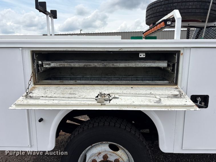 image for item EG9123 2013 Chevrolet Silverado 3500HD Ext. Cab utility bed pickup truck