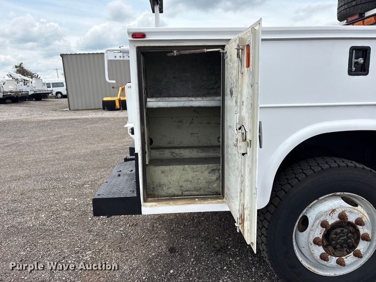image for item EG9123 2013 Chevrolet Silverado 3500HD Ext. Cab utility bed pickup truck