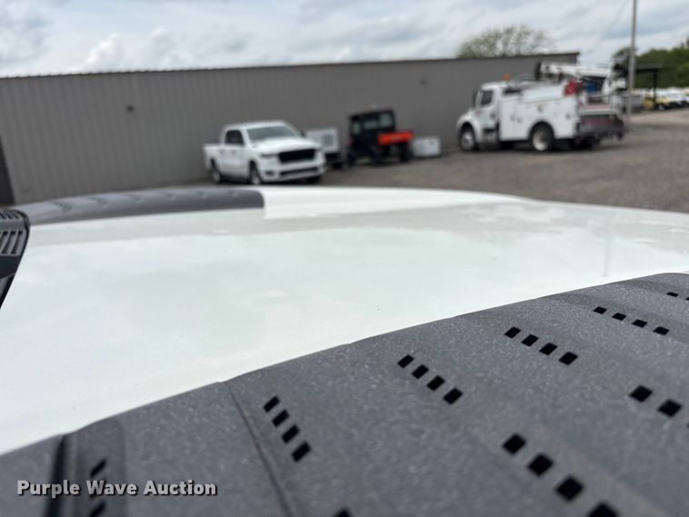 image for item EG9123 2013 Chevrolet Silverado 3500HD Ext. Cab utility bed pickup truck