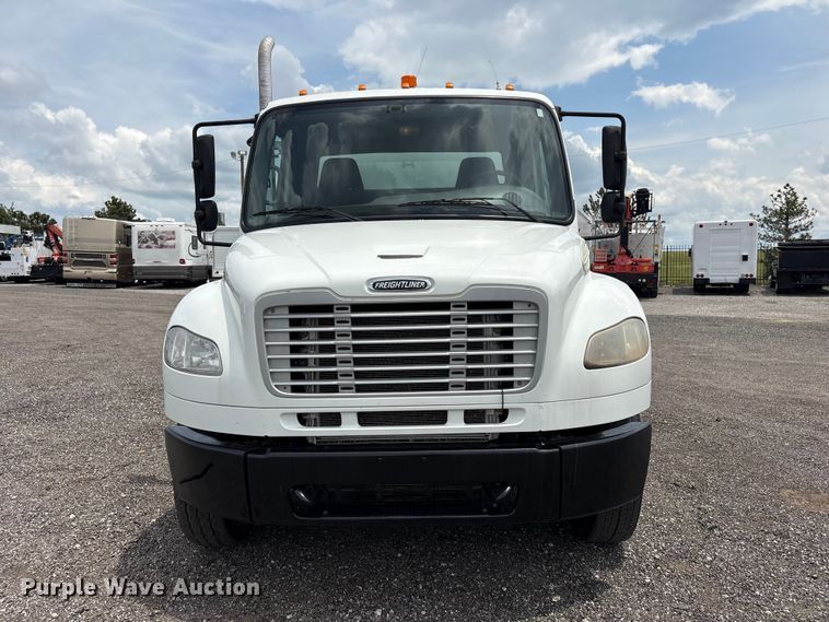 image for item EG9124 2013 Freightliner Business Class M2 fuel / lube truck