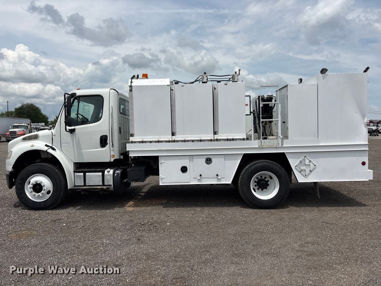 image for item EG9124 2013 Freightliner Business Class M2 fuel / lube truck
