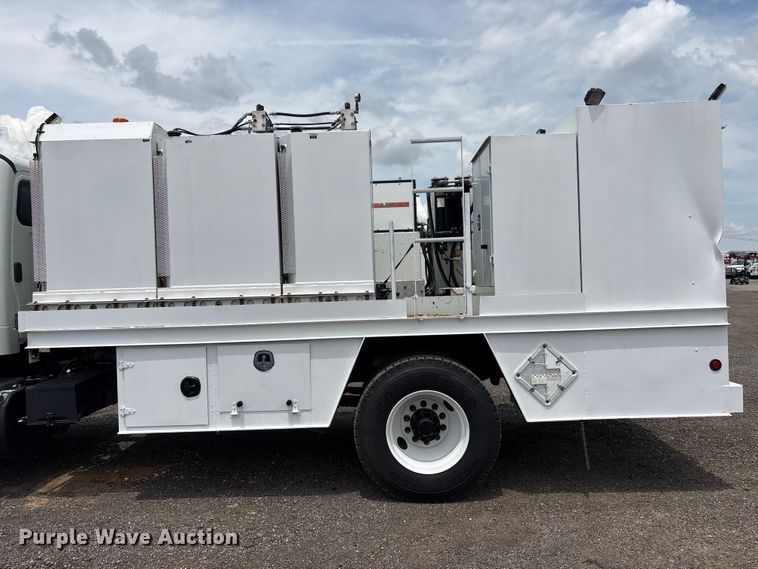 image for item EG9124 2013 Freightliner Business Class M2 fuel / lube truck