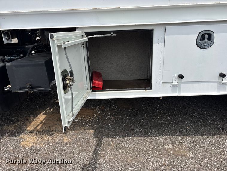 image for item EG9124 2013 Freightliner Business Class M2 fuel / lube truck