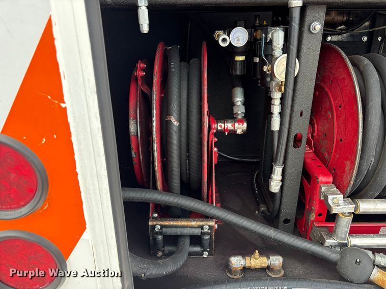 image for item EG9124 2013 Freightliner Business Class M2 fuel / lube truck