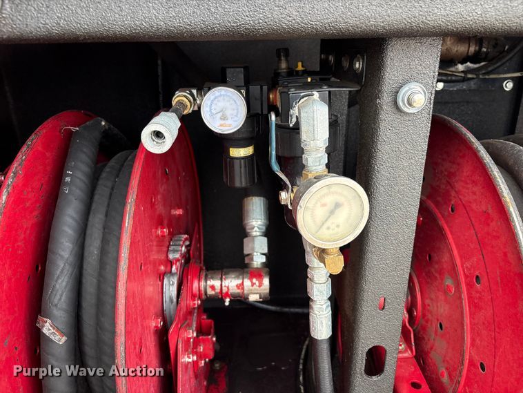 image for item EG9124 2013 Freightliner Business Class M2 fuel / lube truck