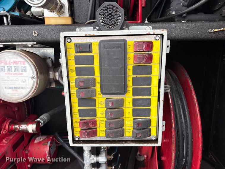 image for item EG9124 2013 Freightliner Business Class M2 fuel / lube truck