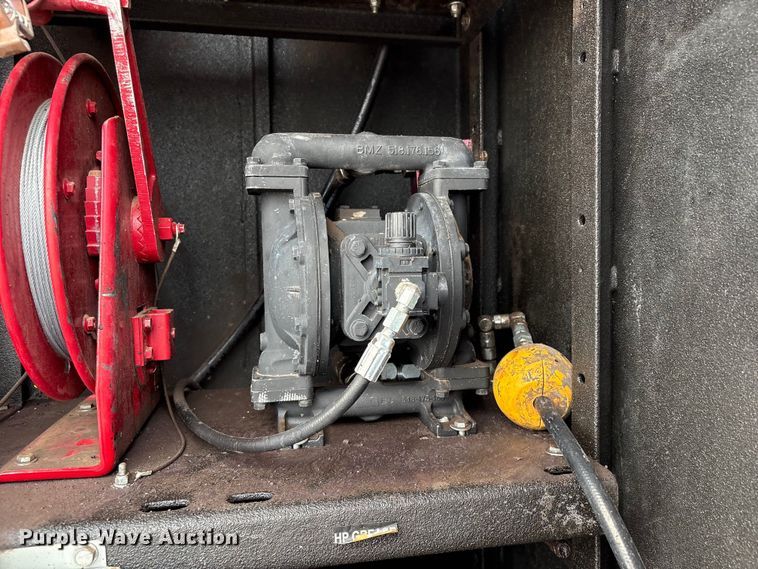 image for item EG9124 2013 Freightliner Business Class M2 fuel / lube truck