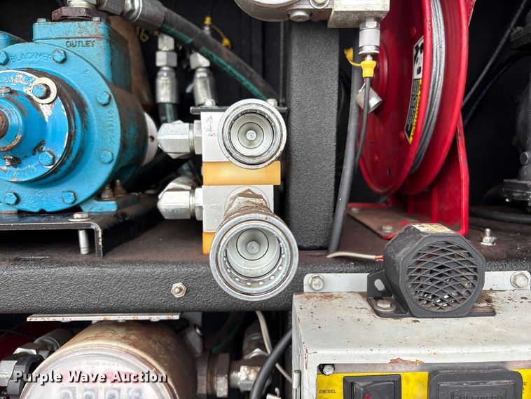 image for item EG9124 2013 Freightliner Business Class M2 fuel / lube truck