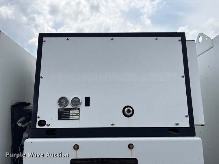 image for item EG9124 2013 Freightliner Business Class M2 fuel / lube truck