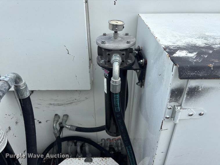 image for item EG9124 2013 Freightliner Business Class M2 fuel / lube truck