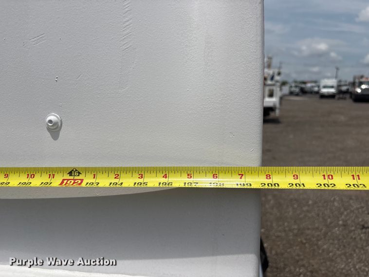 image for item EG9124 2013 Freightliner Business Class M2 fuel / lube truck