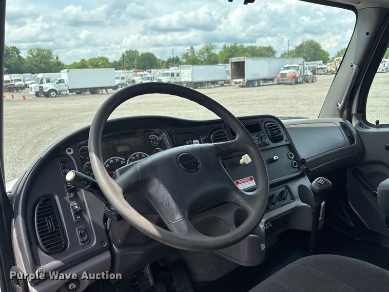 image for item EG9124 2013 Freightliner Business Class M2 fuel / lube truck