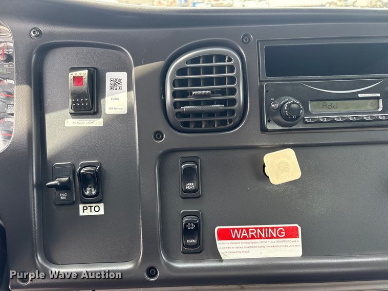 image for item EG9124 2013 Freightliner Business Class M2 fuel / lube truck