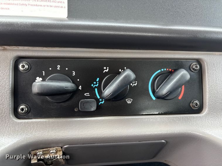 image for item EG9124 2013 Freightliner Business Class M2 fuel / lube truck