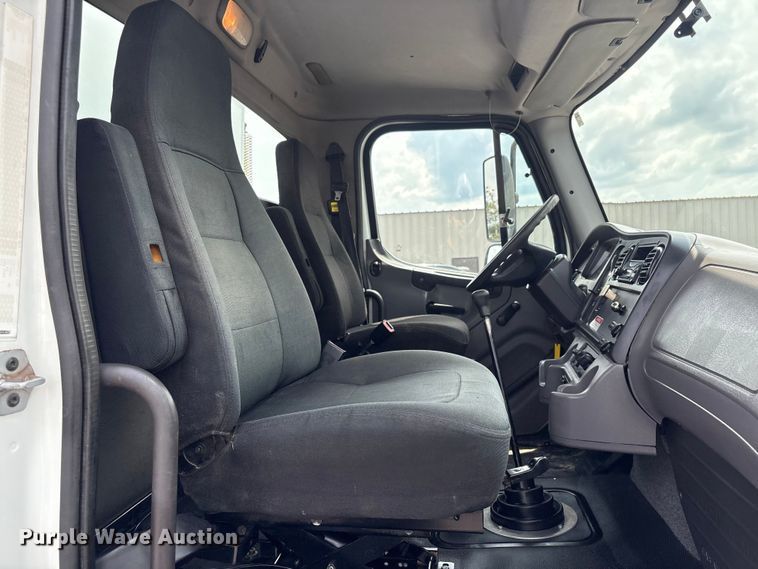 image for item EG9124 2013 Freightliner Business Class M2 fuel / lube truck