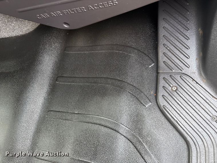 image for item EG9124 2013 Freightliner Business Class M2 fuel / lube truck