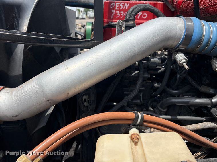 image for item EG9124 2013 Freightliner Business Class M2 fuel / lube truck